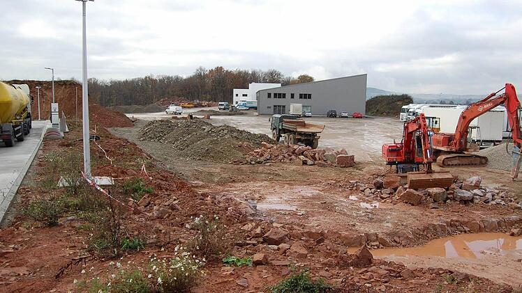Gewerbe- und Industriegebiet Reith: Eine neue Löschwasser-Zisterne soll für Sicherheit im Gewerbegebiet mitsorgen. Fotos: Günther Straub