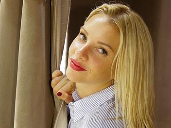 Evelyn Burdecki spricht im Interview offen &uuml;ber ihren Kinderwunsch und ihr Social Freezing.