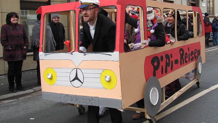 Pipi-Reisen: Wenn ich muss, hält der Bus! Das ist gut für Fahrgäste mit schwacher Blase...