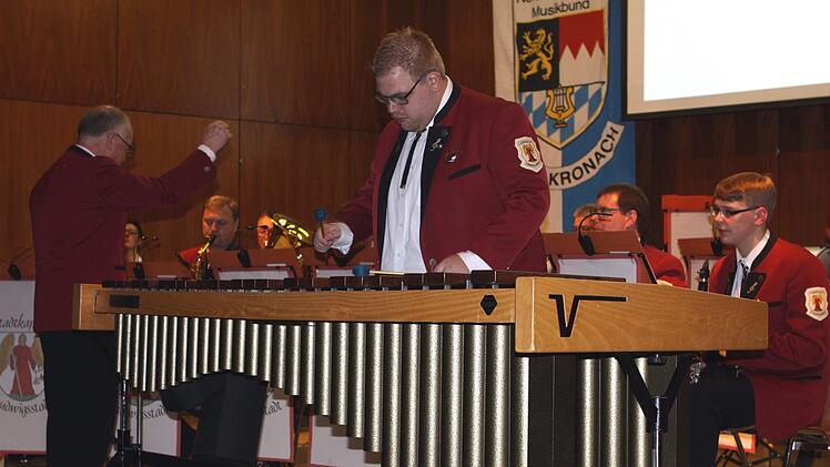 Die Stadtkapelle läutete das Ludwigsstadter Jubiläumsjahr zusammen mit zwei weiteren Musikgruppen ein. Foto: Michael Wunder