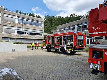 Feueralarm in Realschule: Klopapier brennt auf Mädchentoilette
