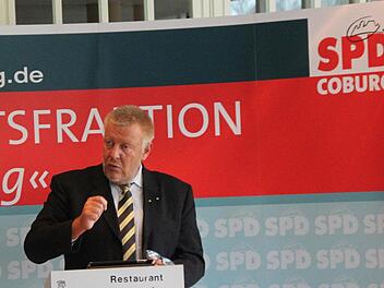 Oberbürgermeister Norbert Kastner (SPD) während seiner Rede beim Herbstempfang der SPD-Stadtratsfraktion.