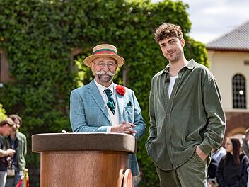 Gipfeltreffen mit sympathischen Käuzen: Mentalmagier Timon Krause (links) gelang das seltene Kunststück, Horst Lichter zeitweilig komplett aus dem Konzept zu bringen.