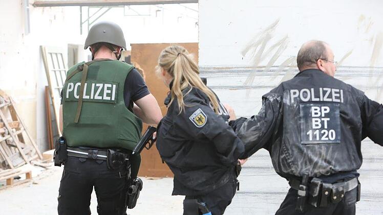 Großübung der Bundespolizei in Mainleus. Foto: Barbara Herbst