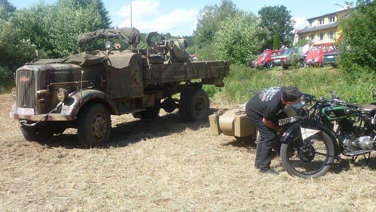 Auf dem Oldtimertreffen in Aufse&szlig; Foto: Horst Kr&auml;mer