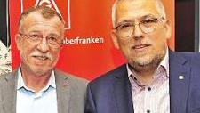 Volker Seidel (rechts) von der IG Metall Ostoberfranken konnte erstmals den neuen bayerischen IG-Metall-Chef Johann Horn begrüßen.  Foto: Stephan Herbert Fuchs