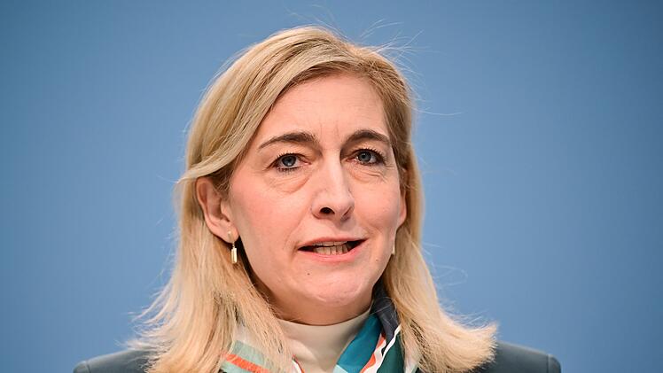 Ministerin Warken