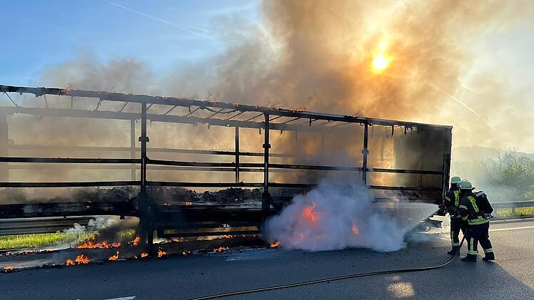Lkw-Brand auf der A5