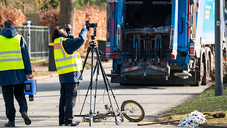 Kind wird in Hamburg von Müllwagen überfahren und stirbt