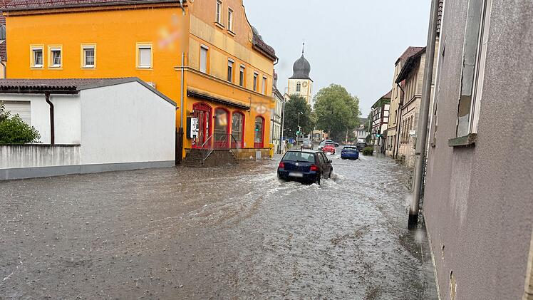 Unwetter im Landkreis Bamberg: Feuerwehr im Einsatz