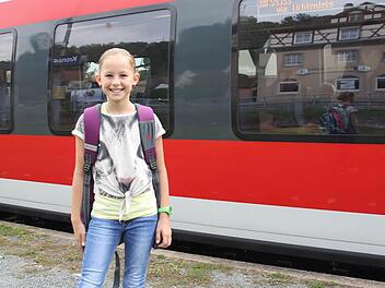 Emma hat schon vor Schulbeginn mal den Zug nach Kronach genommen... (Fotos: Corinna Igler)