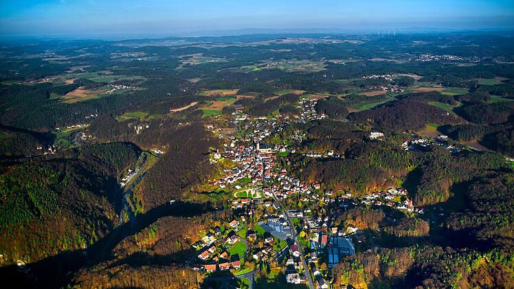 Gößweinstein hat viele Wanderwege, aber an klassischen Kureinrichtungen fehlt es in dem Luftkurort. Daher stellt sich die Frage nach dem Sinn einer Kurtaxe. Foto: Gerhard Launer