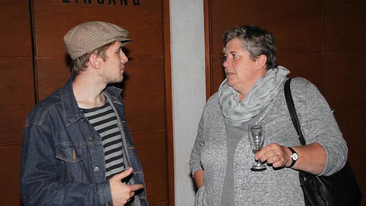 Umtrunk nach der Vorstellung Foto: Jürgen Gärtner