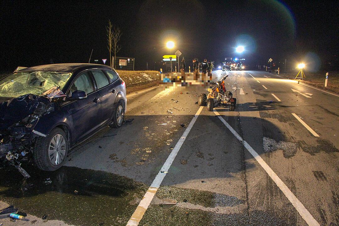 Quadfahrer und Sozia bei Frontalcrash getötet