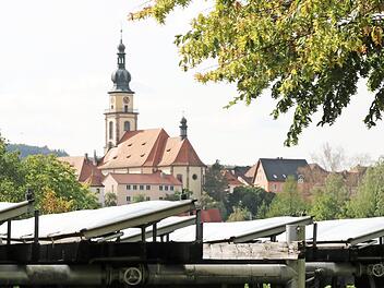 Vor 40 Jahren war das Stadtsteinacher Bad mit seiner Solarheizung ein Leuchtturmprojekt. Foto: Klaus Klaschka