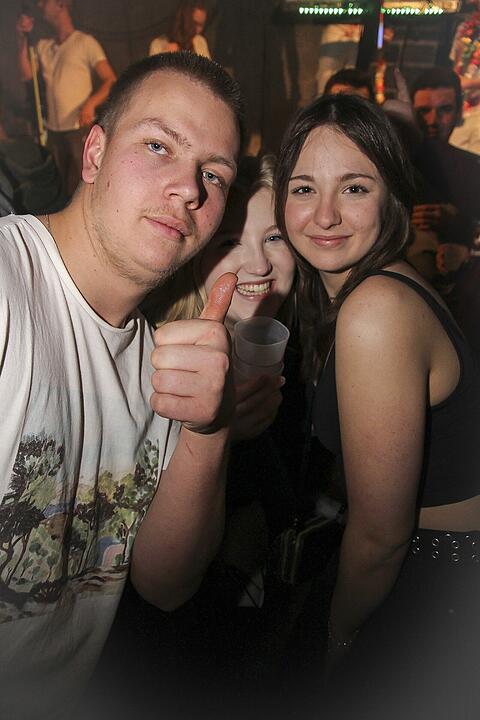 Die Partyband "Power" heizte ordentlich ein.