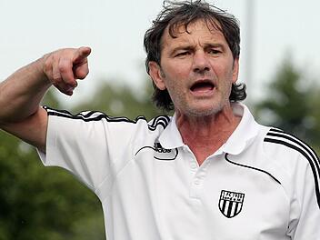 Der scheidende Trainer des FC Sand, Erwin Albert, lobte die starke Leistung seiner Mannschaft in Abtswind.