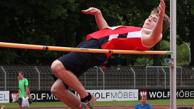 Marcel Hirsch vom TV/DJK Hammelburg gewann bei den Unterfränkischen Meisterschaften in Schweinfurt den Hochsprung der Jugend U20. Foto: Reinhold Nürnberger