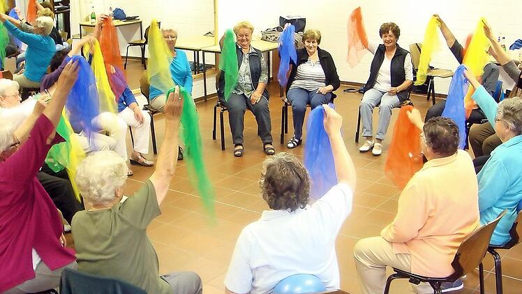 Ein Großteil der Übungen wird im Sitzen durchgeführt. Foto: privat