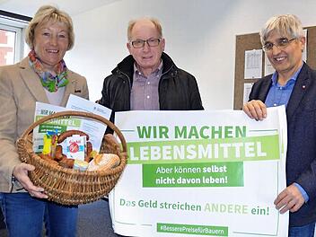 Die Coburger Vertreter des Bauernverbandes fordern einen angemessenen Anteil am Preis der Lebensmittel, die sie produzieren. Ihre Kritik: Obwohl die Erzeugerpreise im Keller sind, werden die Waren im Handel nicht billiger. Foto: Rainer Lutz