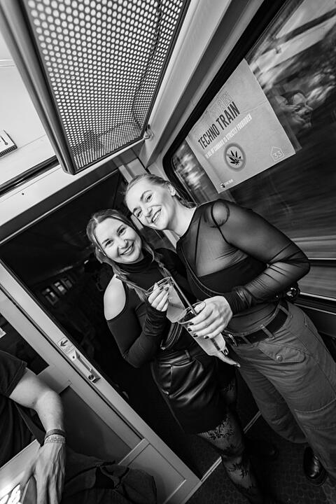 Die beste Party im Zug!