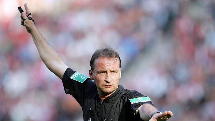 ARD-Experte Lutz Wagner leitete als Schiedsrichter 197 Bundesligaspiele und &uuml;ber 100 Zweitliga-Spiele. Er z&auml;hlt zu den Bundesliga-Schiedsrichtern mit den meisten Eins&auml;tzen.