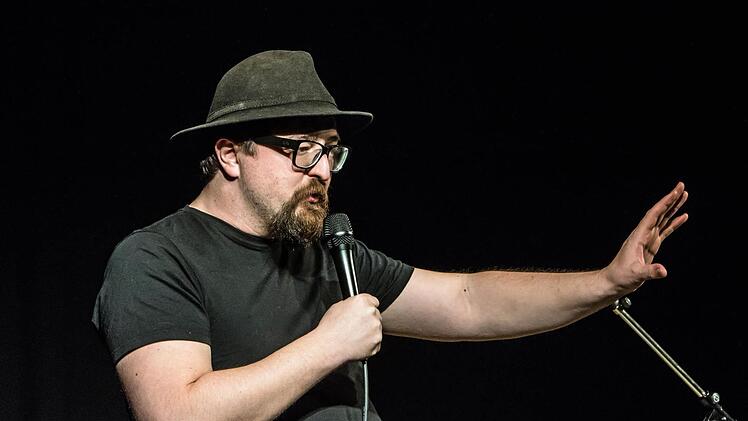 Helmut A. Binser beim Coburg-Gastspiel im "Schwarzen Bären". Foto: Jochen Berger