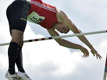 André Zahl überquerte beim Stabhochsprung 4,40 Meter und war mit 6484 Punkten und Platz 5 in der U23-Konkurrenz erfolgreichster Herzogenauracher.