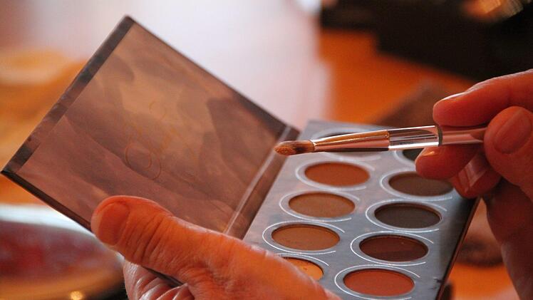 Die Produkte spenden zum Teil namenhafte Kosmetikkonzerne.  Foto: Ulrike Müller