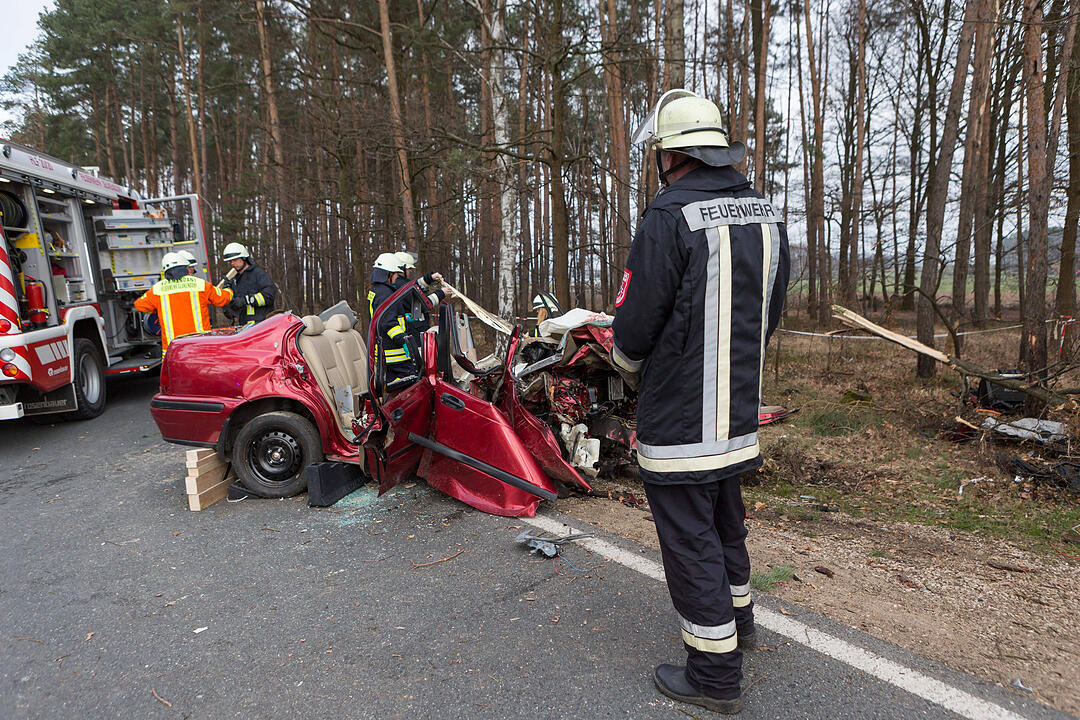 Toedlicher Verkehrsunfall bei Seukendorf