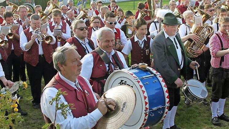 Rund 200 Musiker nahmen am Gemeinschaftschor teil.  Foto: Veronika Schadeck