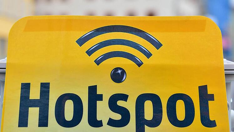 Diese Hinweistafel wird man in Wonsees auch künftig nicht finden. Der Gemeinderat hat sich in der jüngsten Sitzung gegen einen öffentlichen WLAN-Hotspot ausgesprochen. Symbolfoto: Martin Schutt/dpa