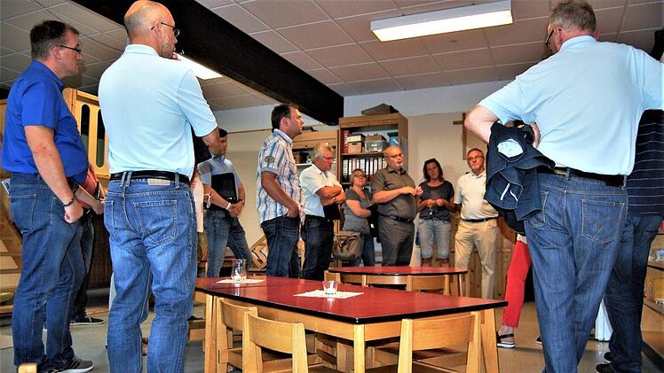 02Oerlenbachs Gemeinderat ließ sich bei Ortsbegehungen über die Kindergarten-Situation in Ebenhausen und Oerlenbach informieren.Sigismund von Dobschütz