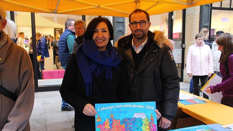Alljährlich ein Verkaufsschlager: Der Coburger Adventskalender des Lions-Clubs Coburg-Veste. Foto: Simone Bastian