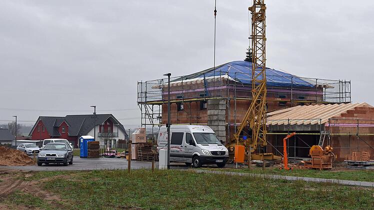 In Dampfach hat die Gemeinde Wonfurt weitere Bauplätze erschlossen. Dennoch muss sich der Gemeinderat Gedanken über weitere Bauplätze im Gemeindegebiet machen.  Ulrike Langer