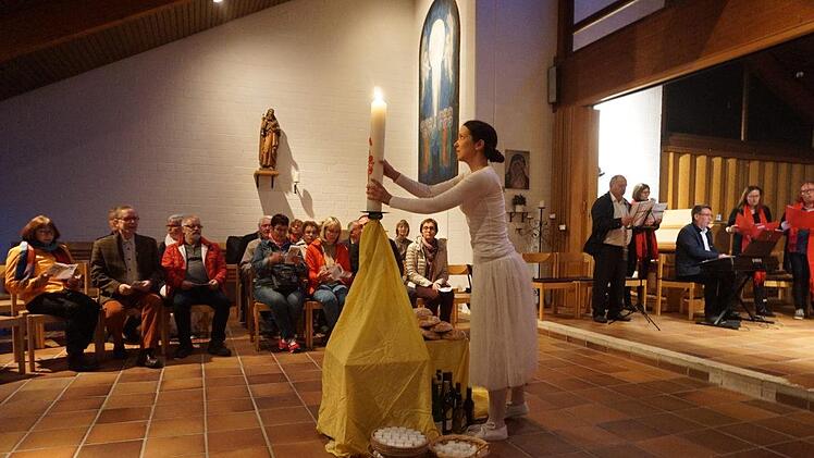 Karsamstag Abend wurde in Wildflecken "All In" gefeiert, die Feier der österlichen Geheimnisse in einer neuen liturgischen Form. Foto: Marion Eckert
