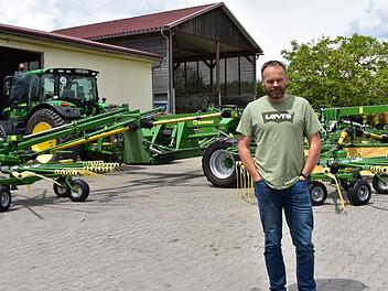 Uwe Krämer ist Landwirt und Dienstleister aus Gräfenberg und kennt den Mann, der nicht einmal Landwirt ist. Foto: Petra Malbrich