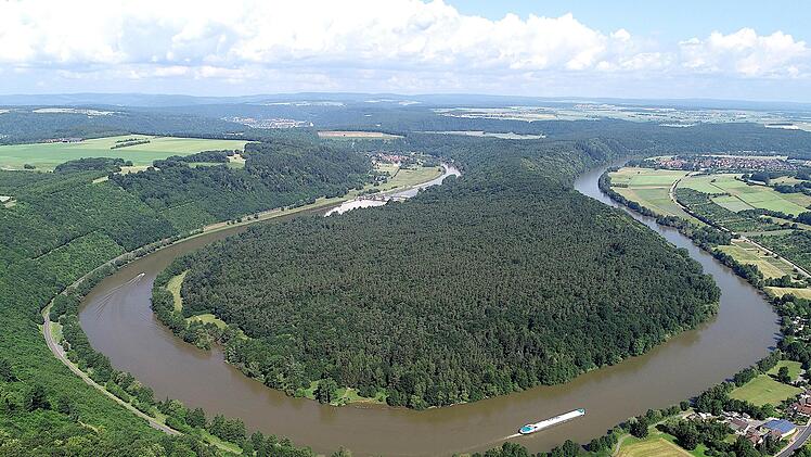 Das Himmelreich bei Kreuzwertheim aus dem Flugzeug gesehen.