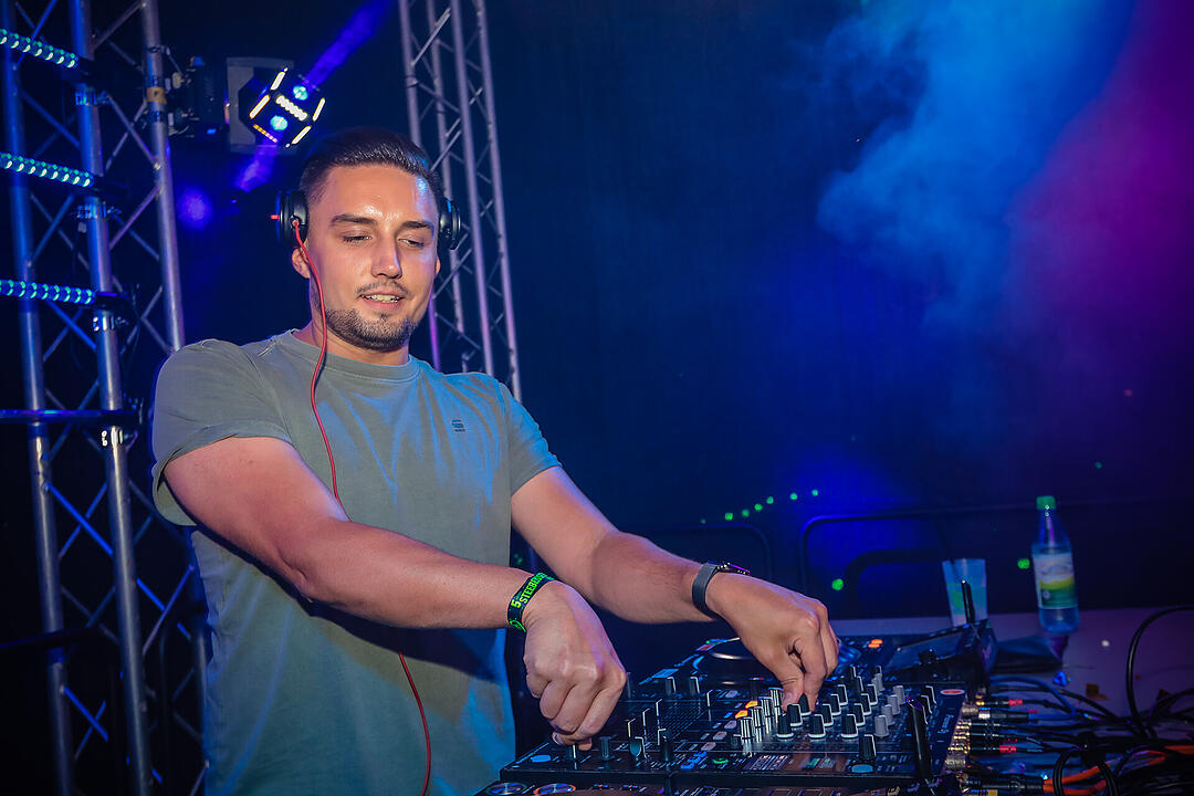 DJ Mikel K., Pat Benedetti, BTWOB, EA PROJECT