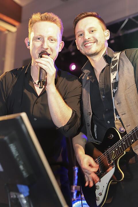 Es wurde in das Jahr 2025 gefeiert.