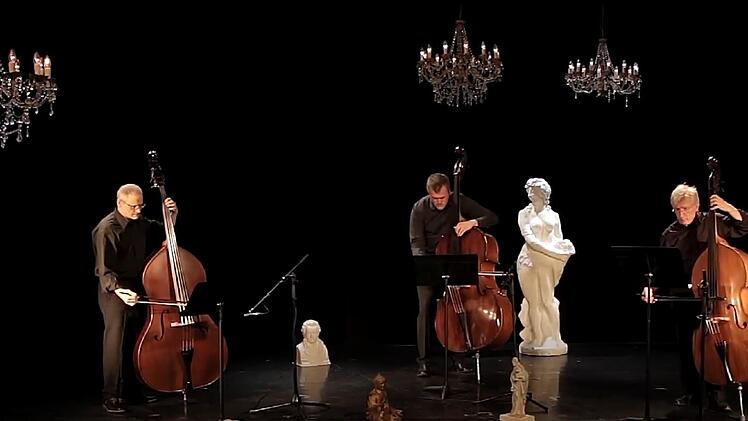Dietmar Engels, Christian Ernst und Manfred Wardeck gestalteten die sechste Episode der Reihe Klassik am Sonntag. Das Video ist auf dem YouTube-Kanal des Landestheaters verfügbar.