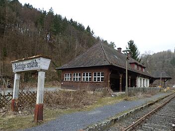 Das marode Behringersmühler Bahnhofsgebäude Fotos: Thomas Weichert