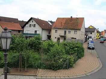 Auf diesem Grundstück in der Höchstadter Hirtengasse ist ein Haus mit sieben Wohnungen geplant.  Foto: Andreas Dorsch