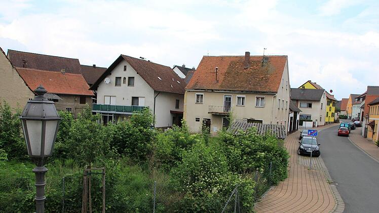 Auf diesem Grundstück in der Höchstadter Hirtengasse ist ein Haus mit sieben Wohnungen geplant.  Foto: Andreas Dorsch