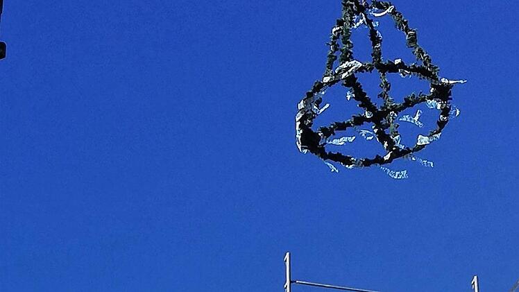 Zimmerermeister Michael Weber sprach den Richtspruch. Sigismund von Dobschütz