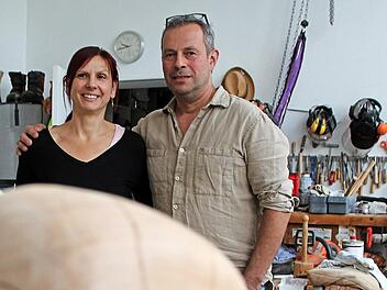 Heike und Klaus Metz in der Werkstatt in Langenleiten.