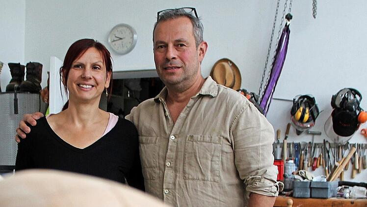 Heike und Klaus Metz in der Werkstatt in Langenleiten.
