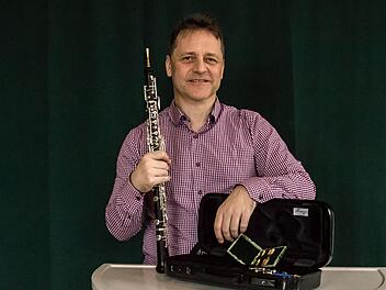 Bernhard Forster ist Solo-Oboist im Philharmonischen Orchester Landestheater Coburg. Am Wochenende ist er als Solisten im Sinfoniekonzert zu erleben.Foto. Jochen Berger
