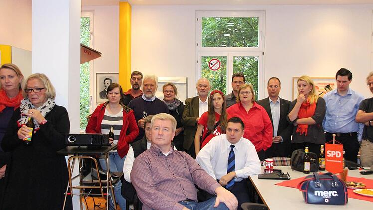 Erstarrte Mienen im Coburg-Willy-Brandt-Haus.