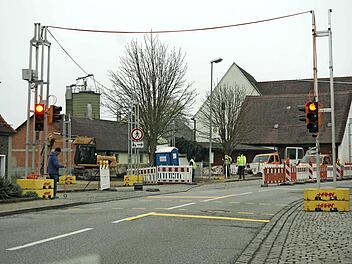 Die Bushaltestelle in der Ortsmitte von Falkendorf (in Richtung Herzogenaurach) wird erneuert. Foto: R. Sänger
